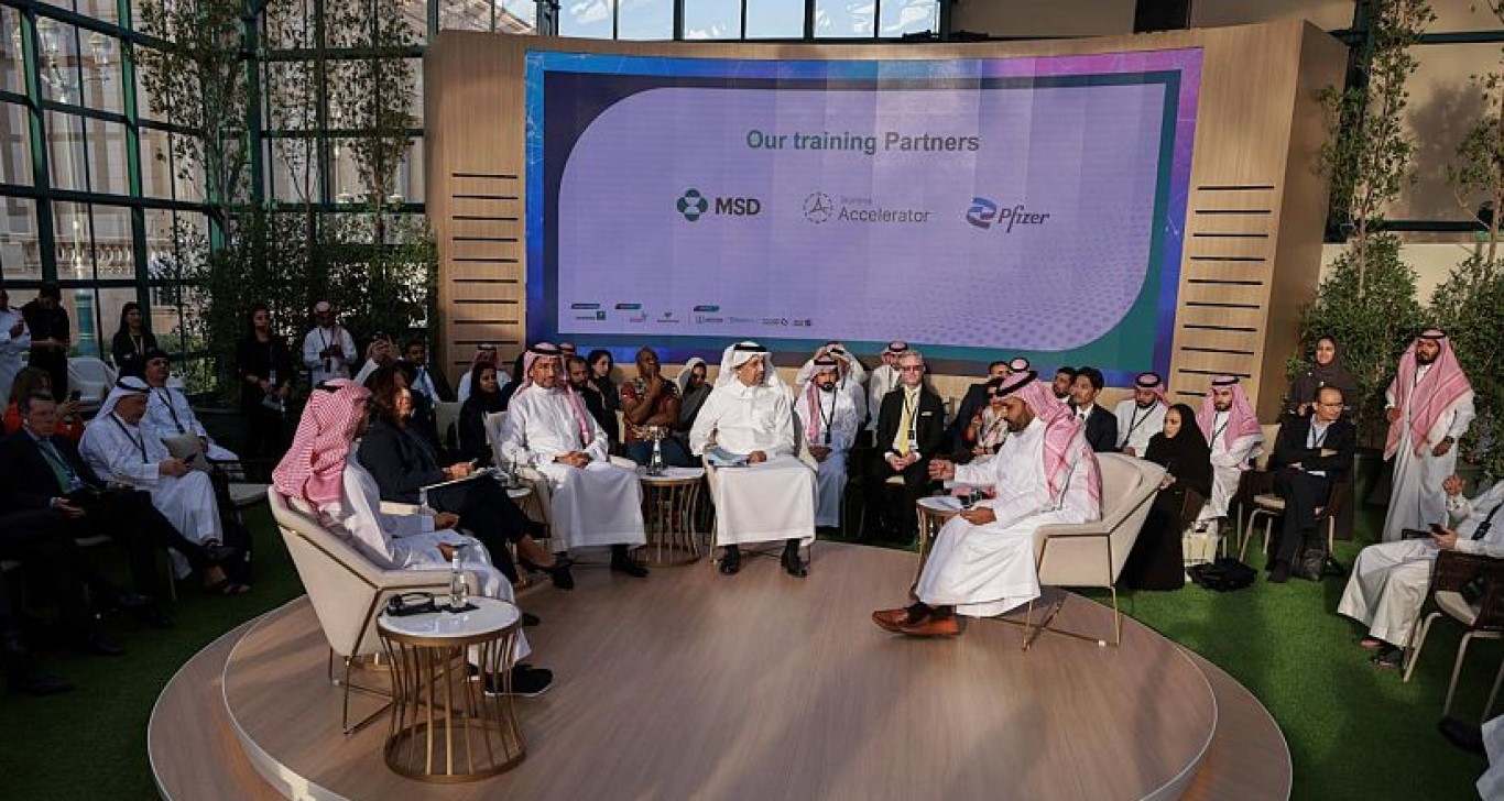 The Ministry of Investment signed 11 investment agreements with international companies on the sidelines of the Sixth Future Investment Initiative conference.